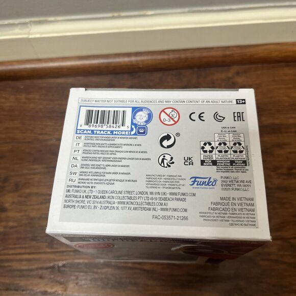 Funko Pop Deadpool Lazy River Deadpool 929 GameStop Exclusive 2021 - Picture 4 of 5